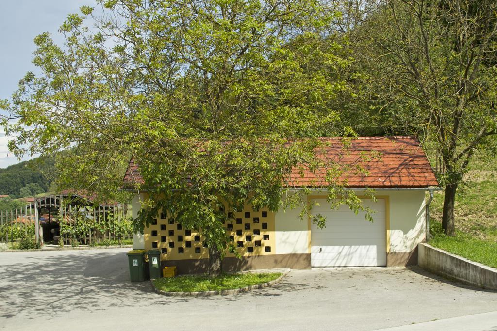 Tourist Farm Mraz Villa Podcetrtek Exterior photo